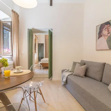 Domus Centro Apartment *